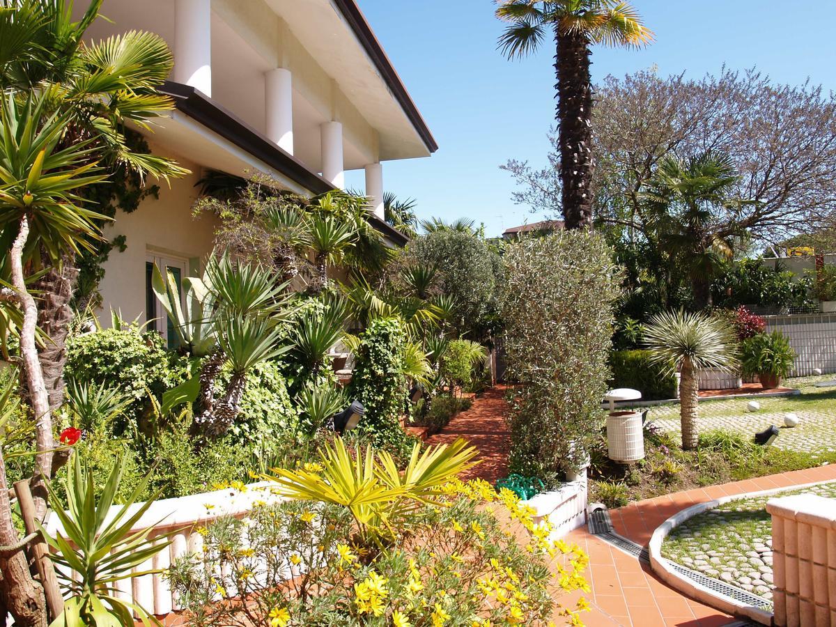 Ferienwohnung Residenza Zaccolo Lignano Sabbiadoro Exterior foto